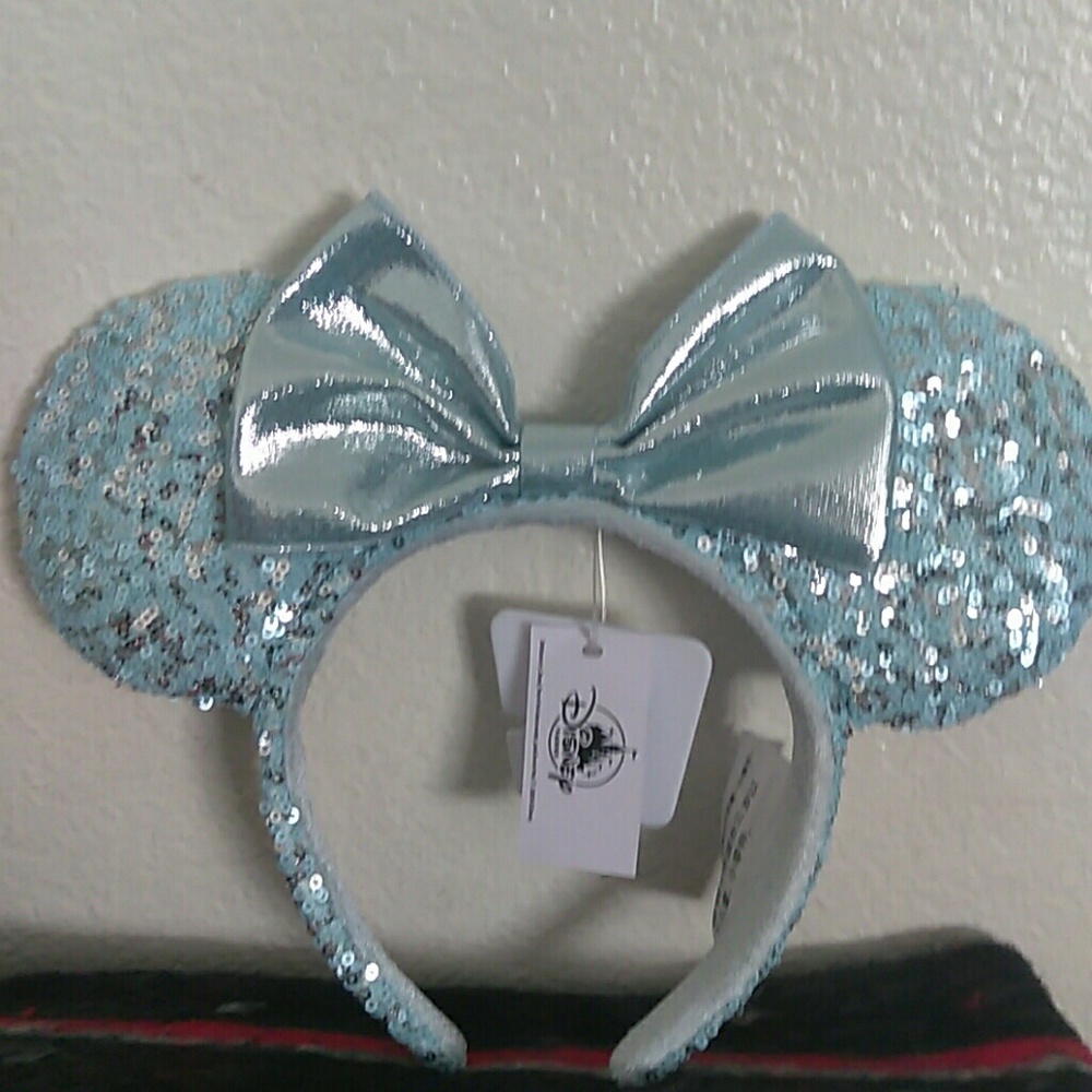 Disney Loungefly Arendalle Aqua set - Picture 8 of 8